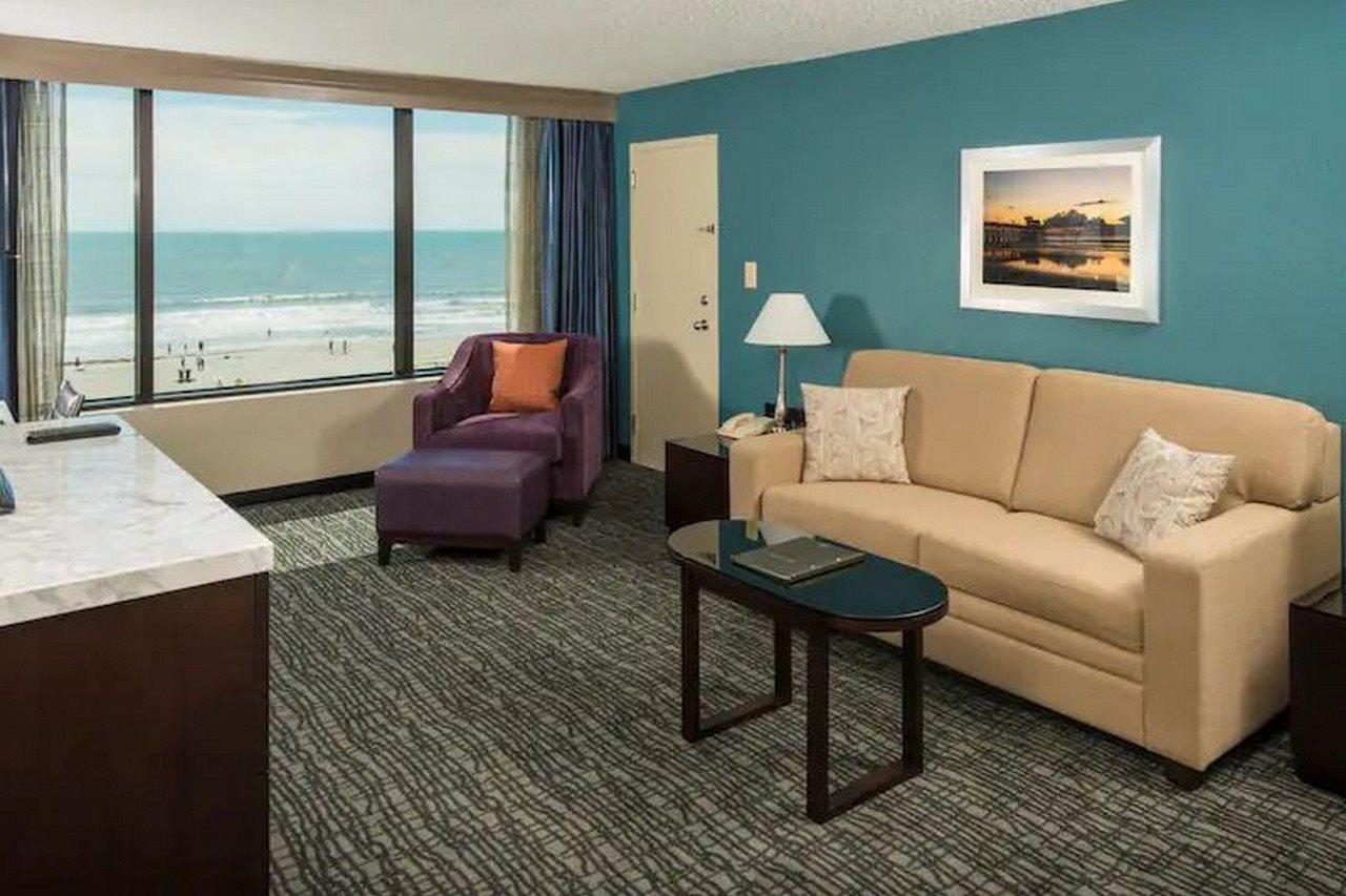 Hotel Hilton Cocoa Oceanfront 4*