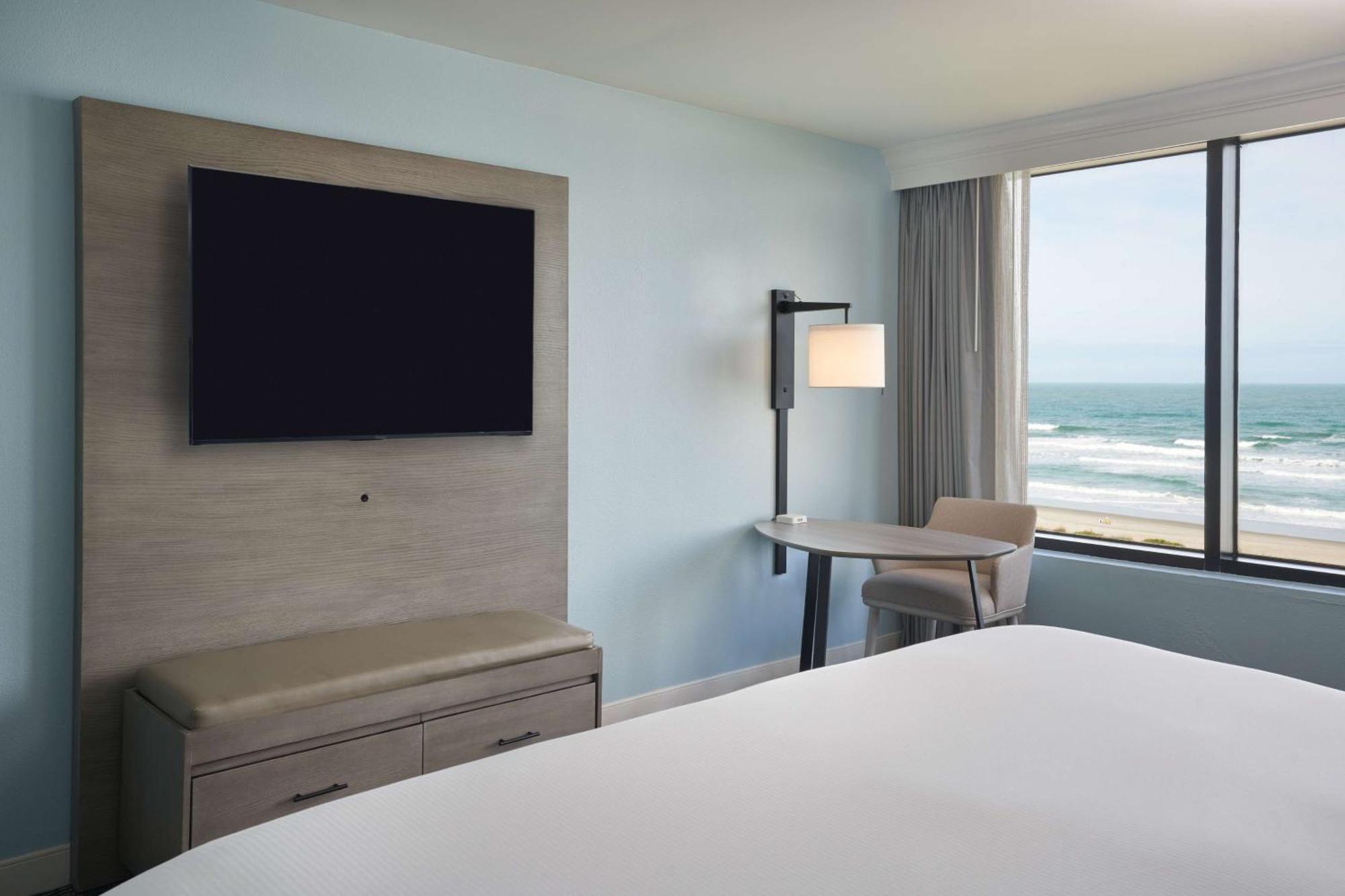 Hilton Cocoa Oceanfront 4*