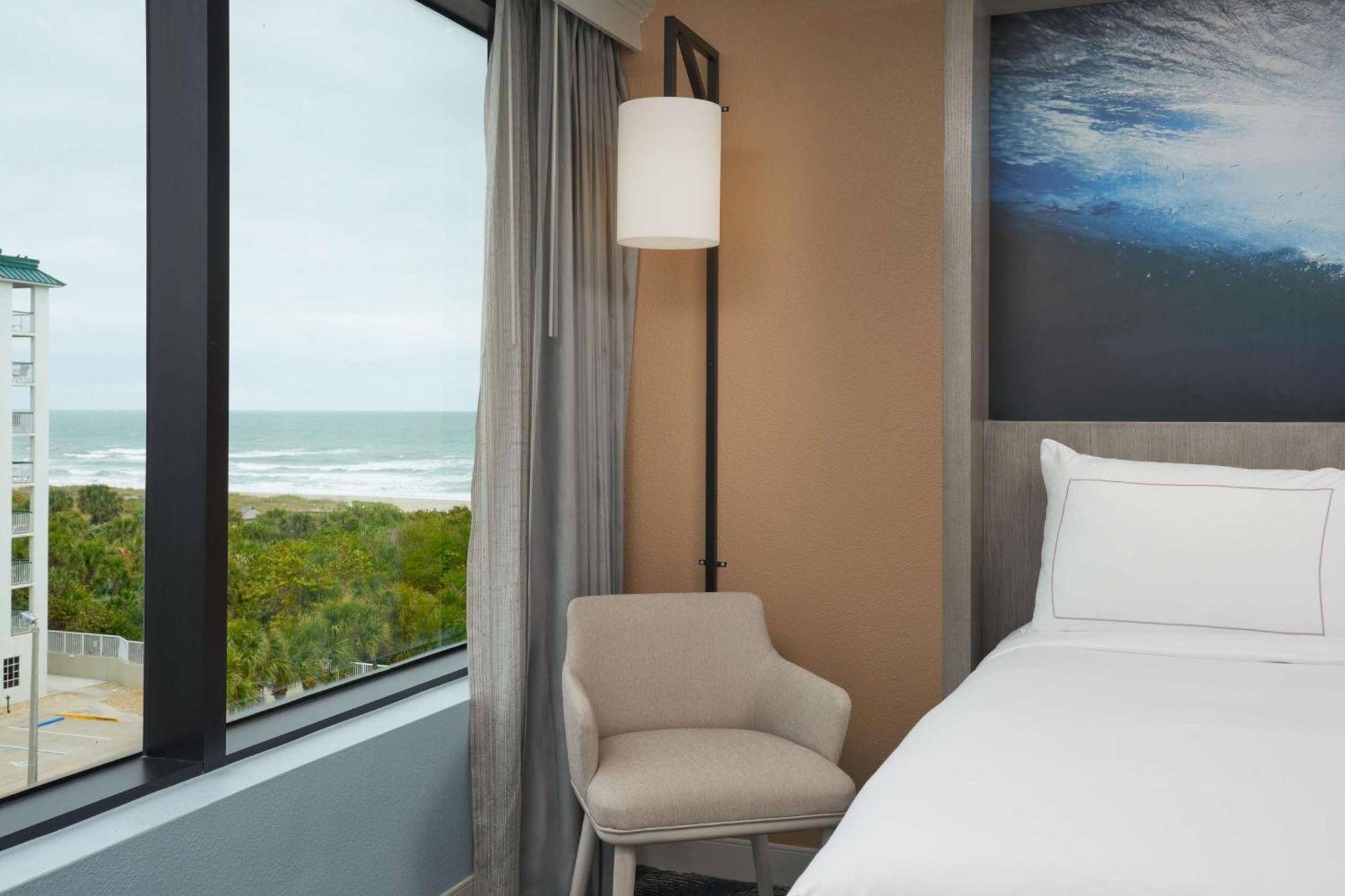 Hilton Cocoa Oceanfront 4*